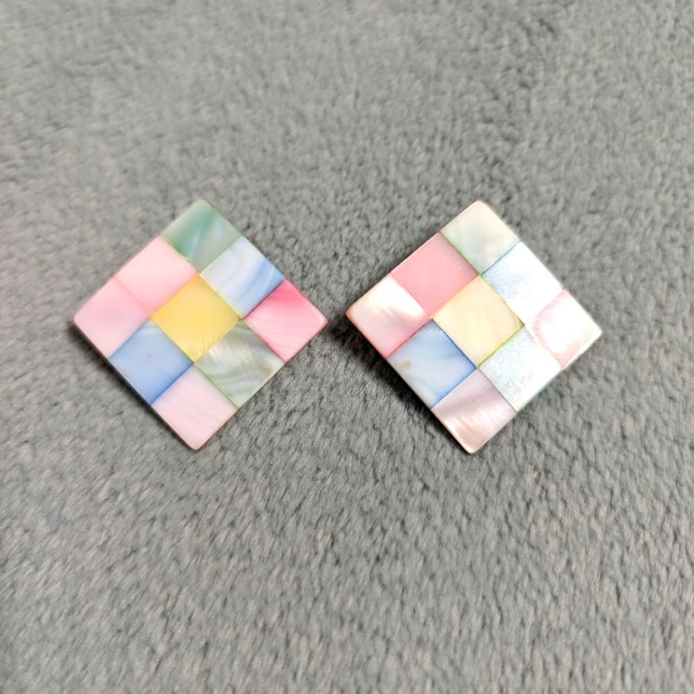 Vintage 80's Mosaic Pastel Mother of Pearl Square Pierced Earrings - Picture 5 of 8
